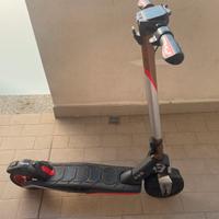 Monopattino aprilia senza batteria