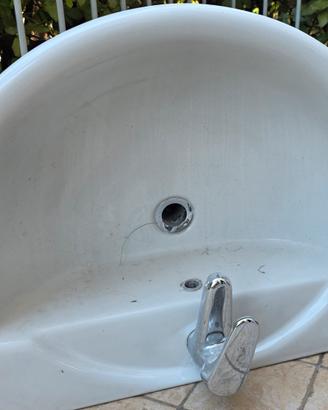 Lavabo bagno sospeso