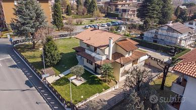 VILLA SINGOLA A BONATE SOPRA