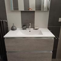 Bagno completo escluso di sanitari