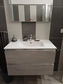 Bagno completo escluso di sanitari