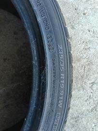 Pneumatici 235/35R19