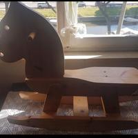 cavallo a dondolo nuovo