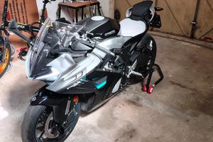 CF MOTO 675 SR-R CON 800KM!