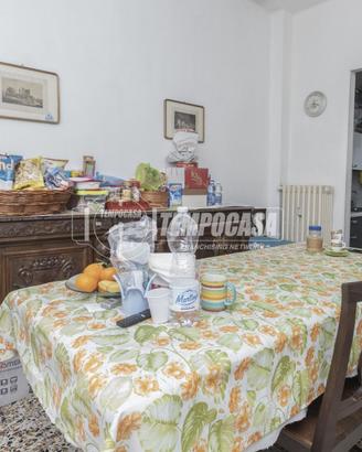 AMPIO TRILOCALE LOCATO IN CORSO CARLO E NELLO ROSS