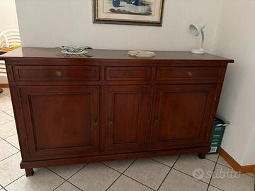 Credenza, vetrinetta e tavolo con 4 sedie