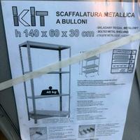 Scaffalatura metallica
