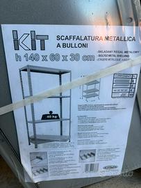 Scaffalatura metallica