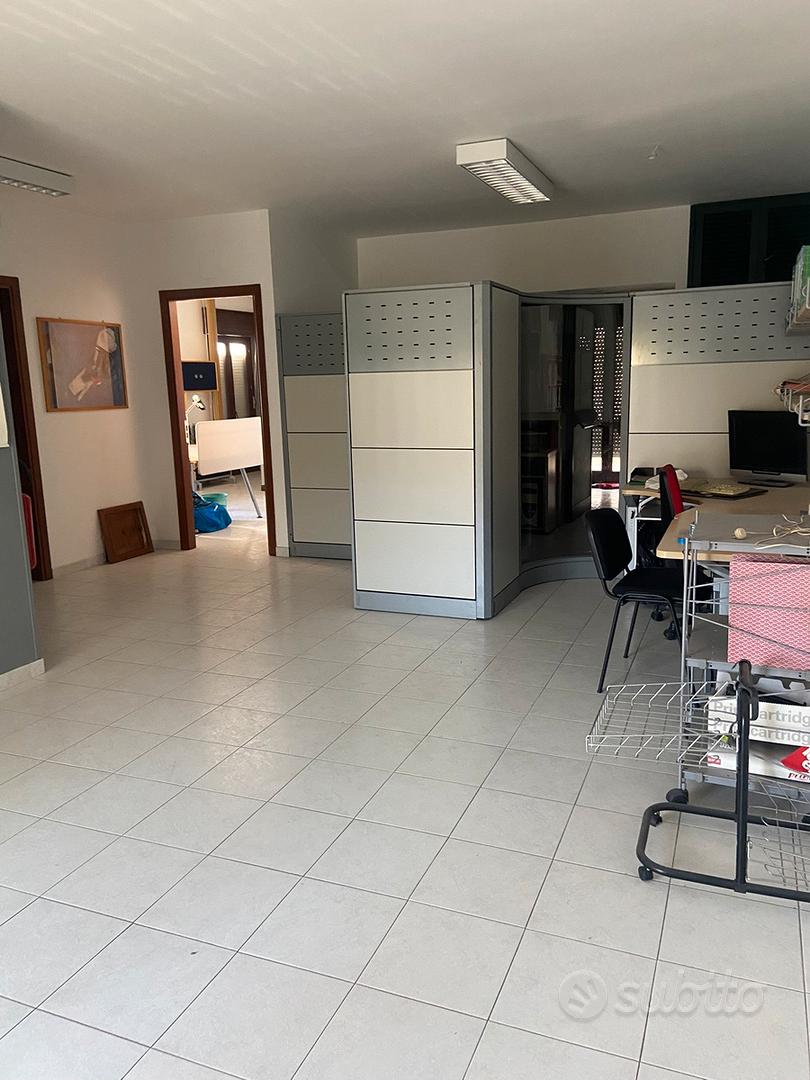 Locale commerciale Crotone - Vista 4