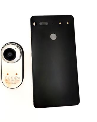 raro smartphone con camera 360 gradi 