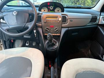 Lancia ypslon 1.3 multijet anno 2005