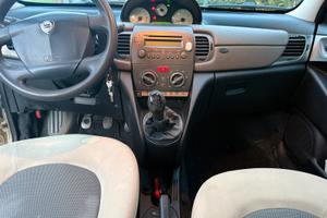 Lancia ypslon 1.3 multijet anno 2005