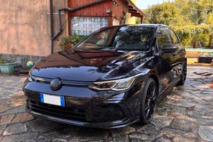 VOLKSWAGEN Golf 1.5 TSI  R-Line