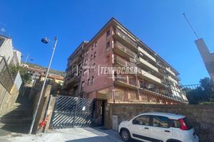 Trilocale oltre accessori in Via Principe Ruffo -