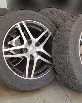 4 cerchi in lega Dezent R16 con gomme invernali