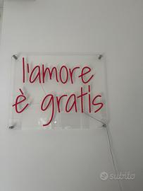 Insegna luminosa