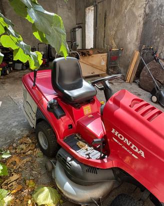 Trattorino tagliaerba HONDA HF 2625