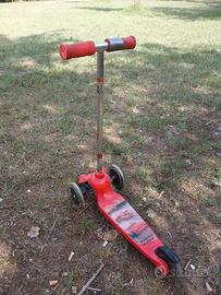 Monopattino Cars rosso 3 ruote bambini