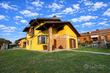 VILLA DI RECENTE COSTRUZIONE CON GIARDINO PRIVATO