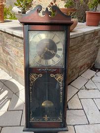 Orologio a pendolo da muro