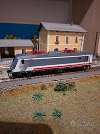 locomotiva intercity giorno