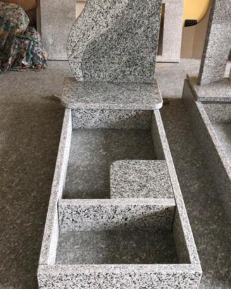 Tombe/monumenti funebri/arte funeraria.