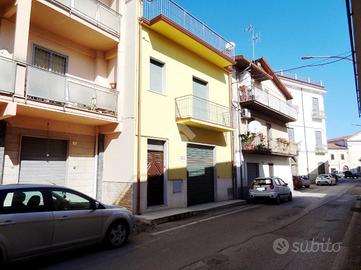 CASA SEMINDIPENDENTE A SAN GIORGIO DEL SANNIO