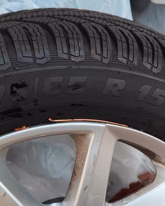 Gomme invernali con cerchi in lega per Suzuki Swif