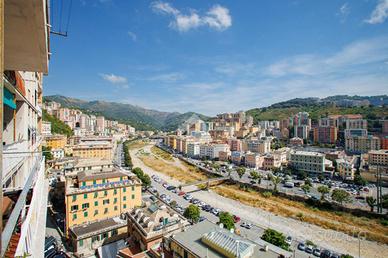 5 LOCALI A GENOVA