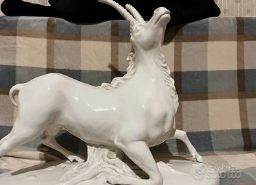 CAVALLO IN PORCELLANA VINTAGE