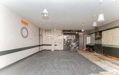 NEGOZIO AMPIO CON CANTINA LIBERO SUBITO (Possibili