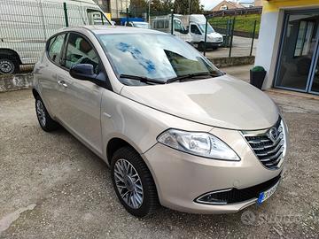 LANCIA Ypsilon Neopatentati Con 13 Euro KM 230