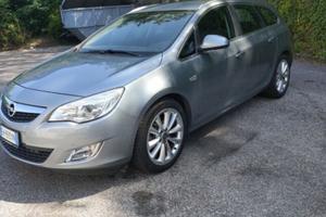 Opel Astra 1.7 CDTI 110CV Sports Tourer Cosmo. NEO