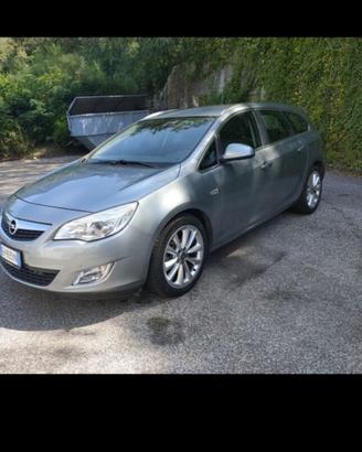 Opel Astra 1.7 CDTI 110CV Sports Tourer Cosmo. NEO