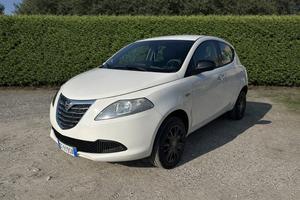 Lancia Ypsilon 0.9 TwinAir 85 CV 5 porte Metano Ec
