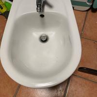 bidet con rubinetto
