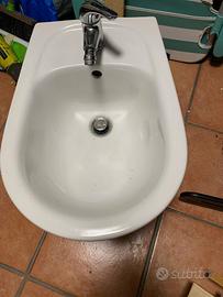 bidet con rubinetto