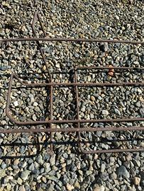 Porta vasi in metallo