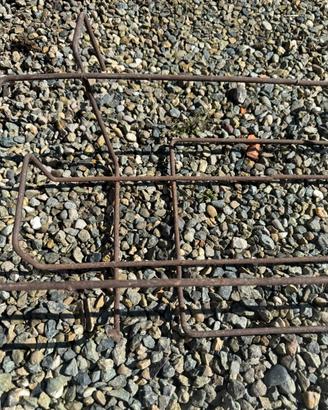 Porta vasi in metallo