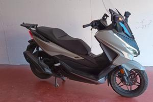 Honda Forza 350 (2024) – Pari al nuovo – Garanzia