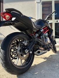 Moto BN 302