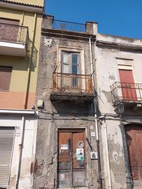 Casa indipendente su due piani completamente da r