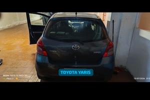 Toyota yaris 1.0 cc 