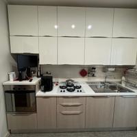 Cucina e tavolo di qualità