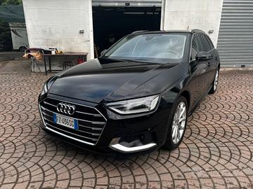 Audi A4 Avant 35 TDI/163 CV S tronic Business UNIP