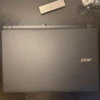 Acer Aspire ES1-572 , quasi NUOVO