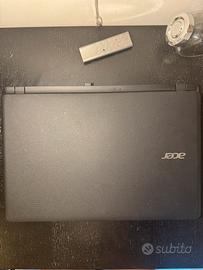 Acer Aspire ES1-572 , quasi NUOVO