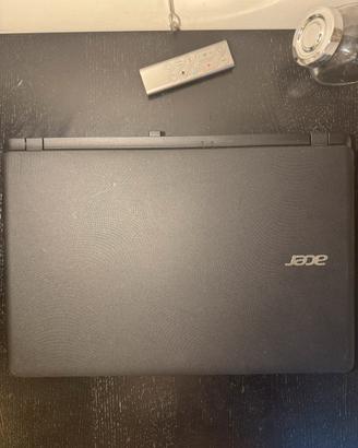 Acer Aspire ES1-572 , quasi NUOVO