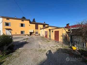 PORZIONE DI BIFAMILIARE A CASTELBELFORTE