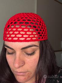 Cappello a rete rosso all’uncinetto cotone
